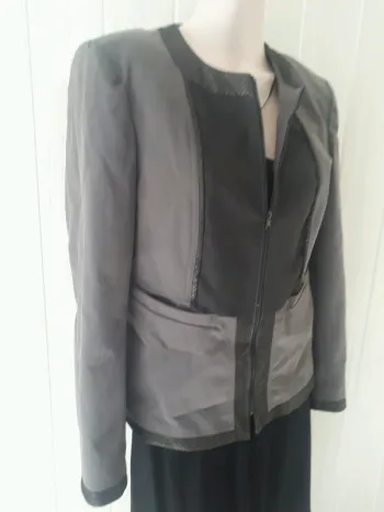 Veste courte taupe 42