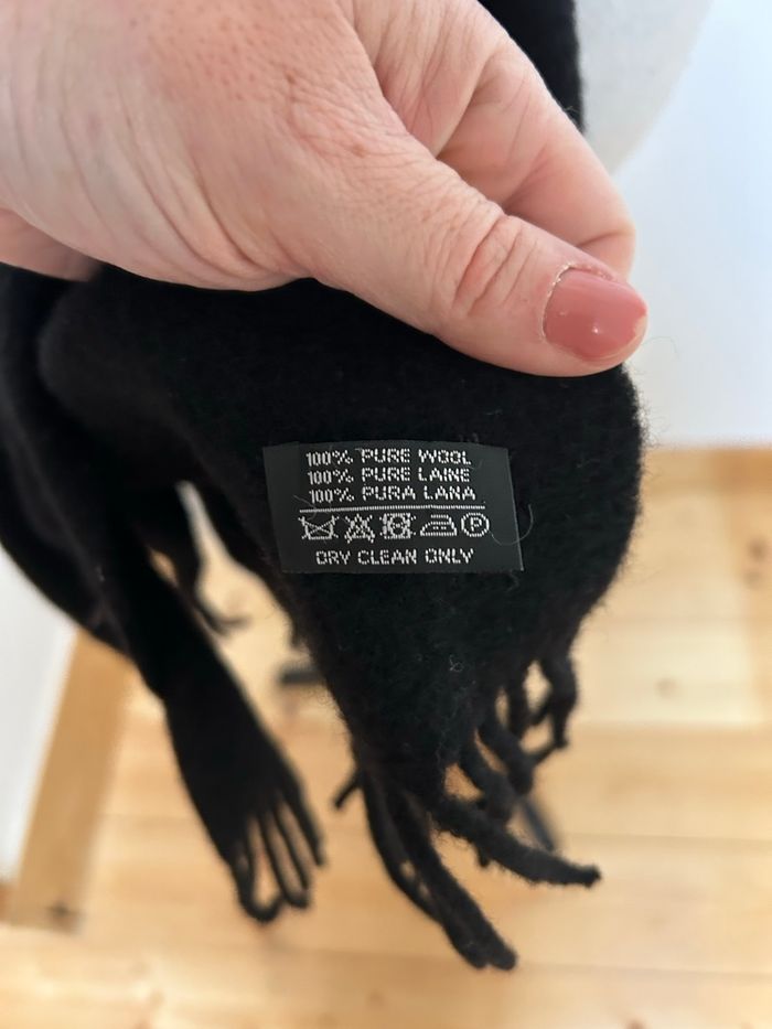 Écharpe noire en laine Lancel - photo numéro 3