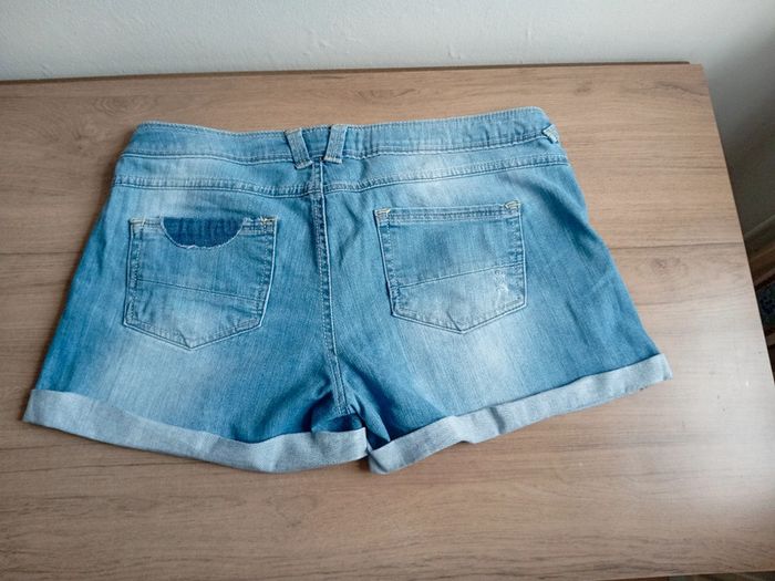 Short en jean taille 42 - photo numéro 2