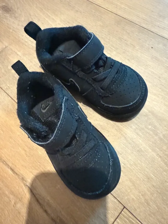Baskets Nike neuves - photo numéro 2