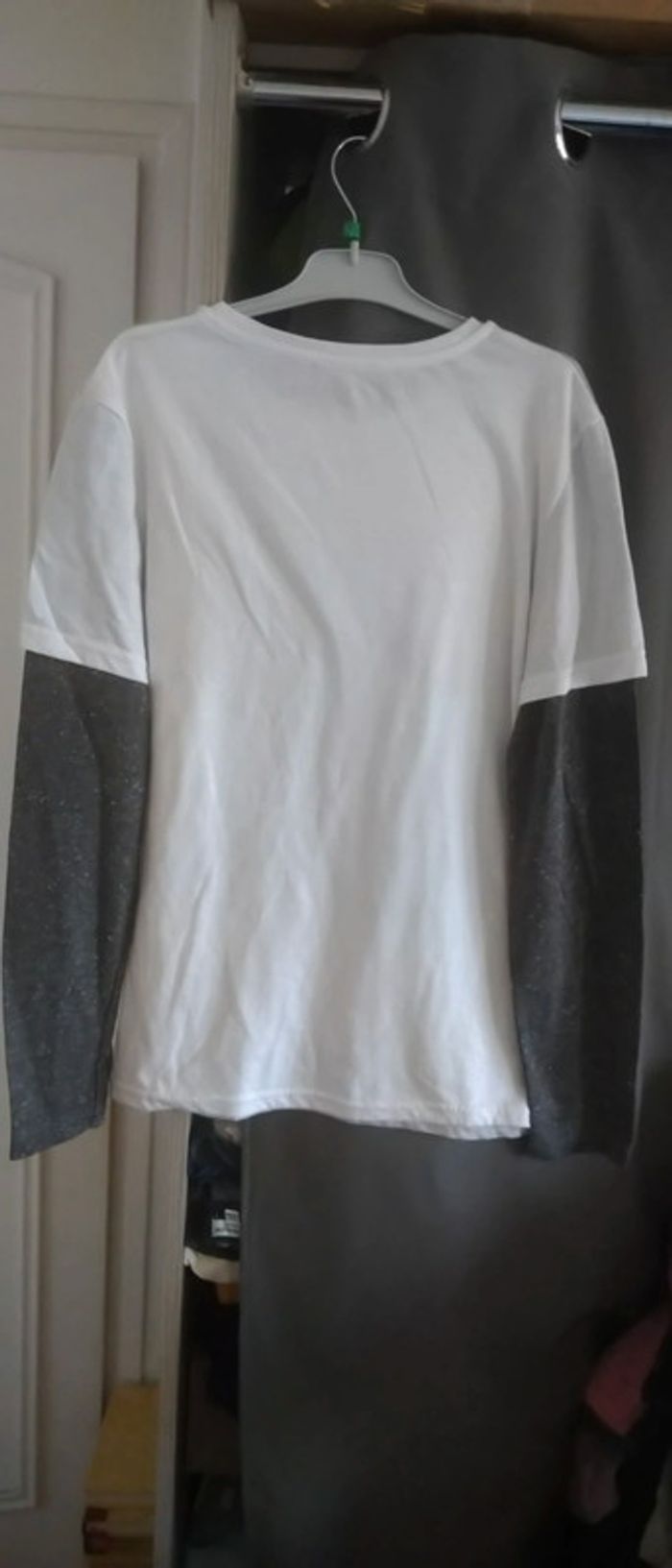 Tee shirt 2 en 1 imprimé gris et blanc neuf garçon xs kiabi - photo numéro 2