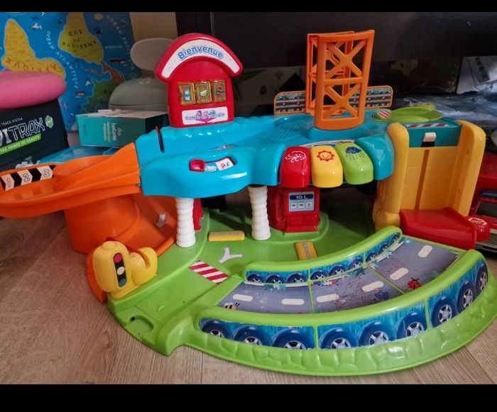 Lot de circuit et garage Vtech - photo numéro 3