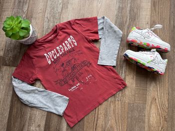 - Haut ML Vertbaudet      - 8 ans - Bon état, petite tache 