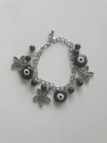 Bracelet fantaisie à breloques