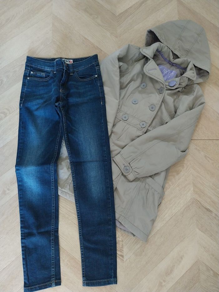 Manteau capuche et jean