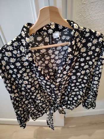 Très jolie chemise courte a fleurs