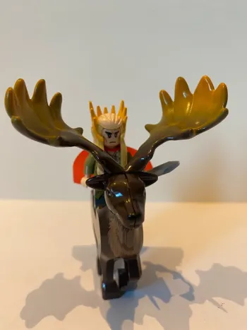 Figurine type lego Thranduil sur son cerf. le seigneur des anneaux/Hobbit