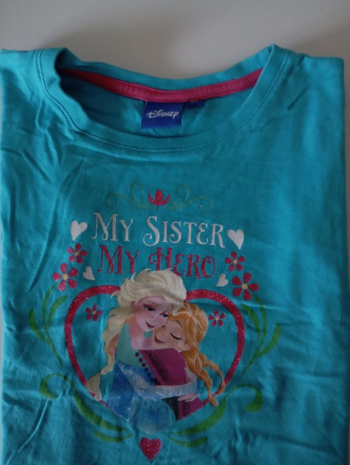 Tee-shirt, 5;ans , manches courtes, coton turquoise ,imprimé ,paillettes , Disney Reine des Neiges. Très bon état - photo numéro 6