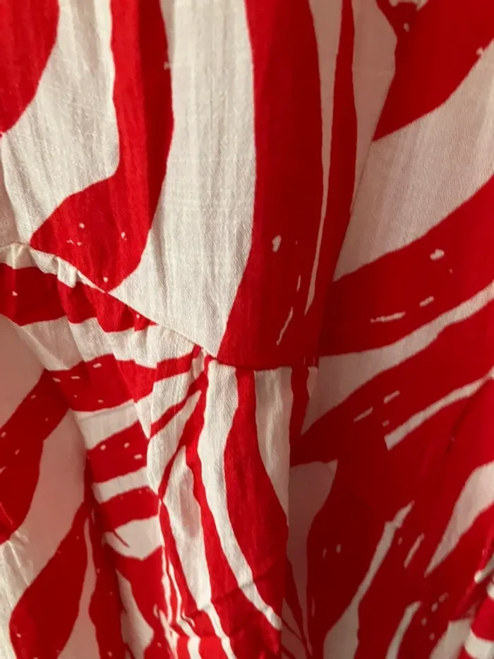 Robe mi longue rouge et blanche T 44 - photo numéro 2