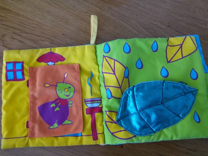 Lot de 2 livres en tissu  pour bébé - photo numéro 2