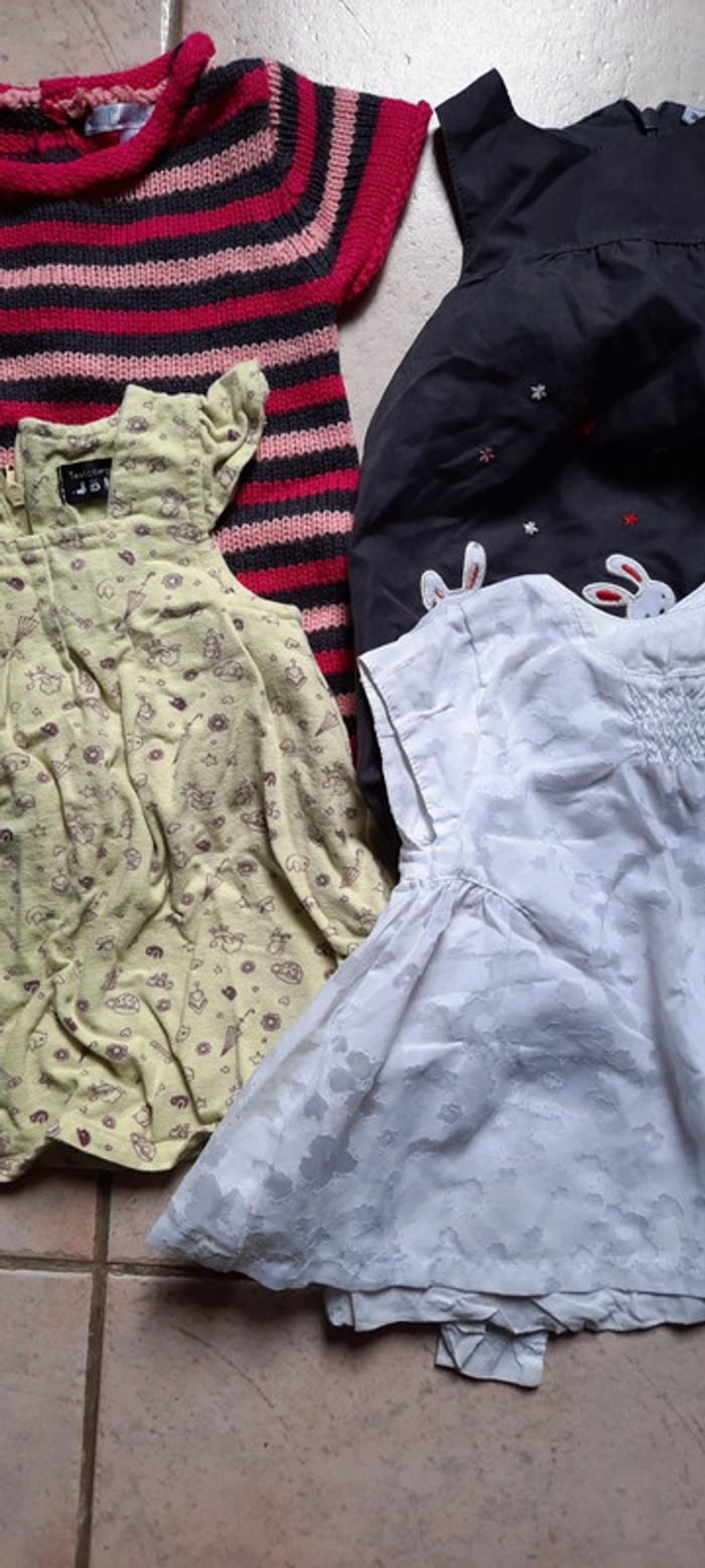 Lot 4 robes