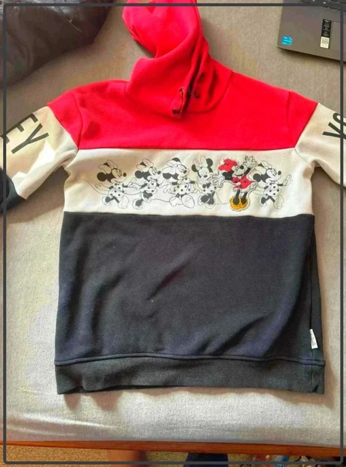 Sweat  a capuche  minnie  10ans