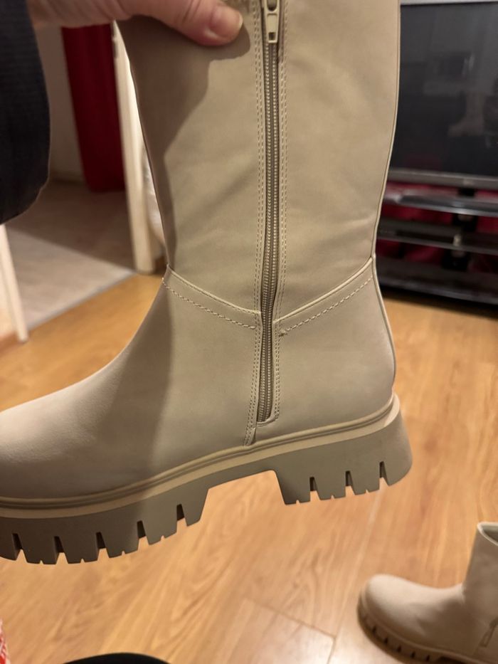 Bottes de couleur beige, pointure 43 marque ASOS - photo numéro 5