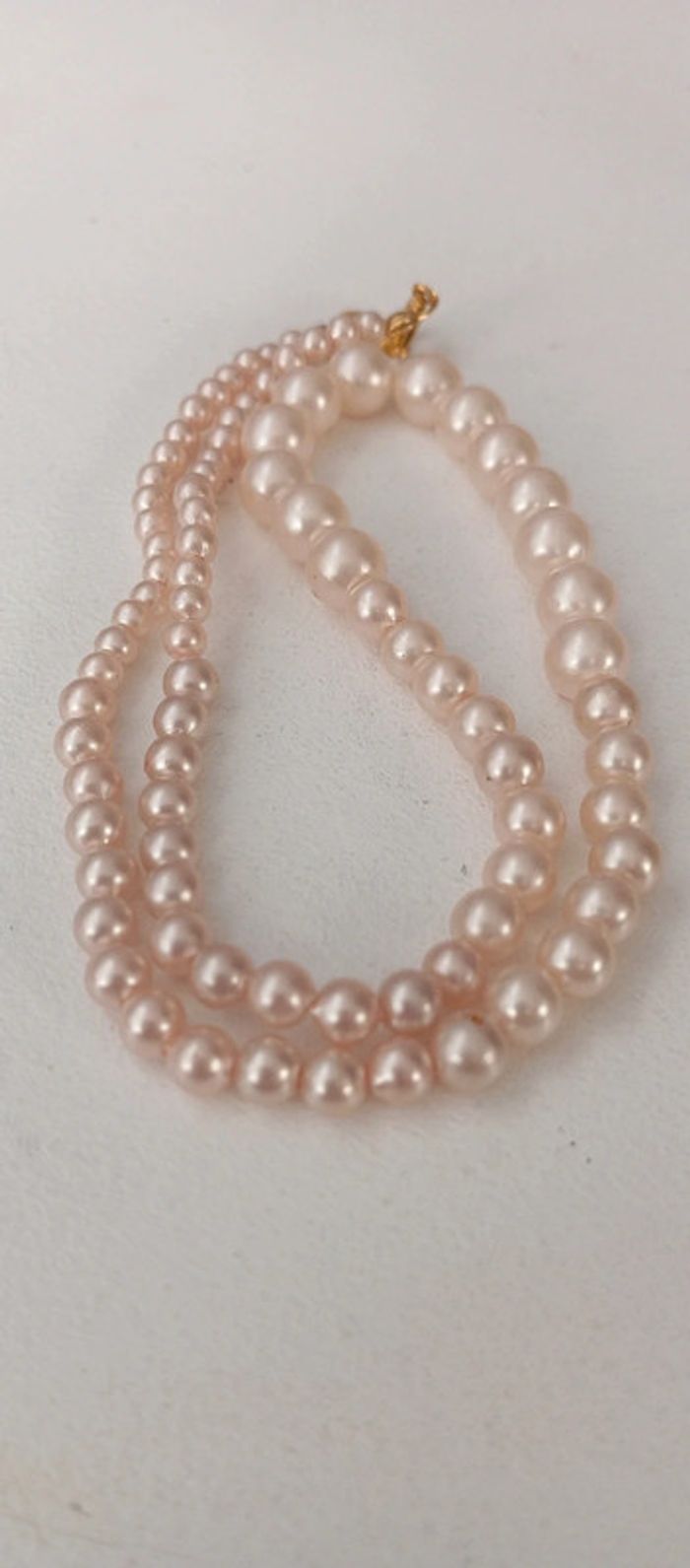 Collier de perles blanche porte - photo numéro 4