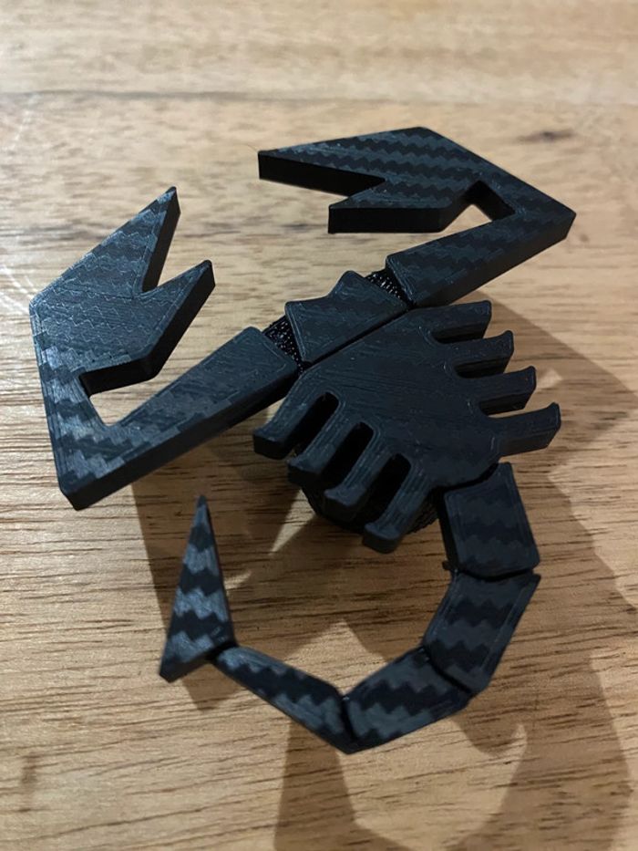 Scorpion finition carbone - photo numéro 3