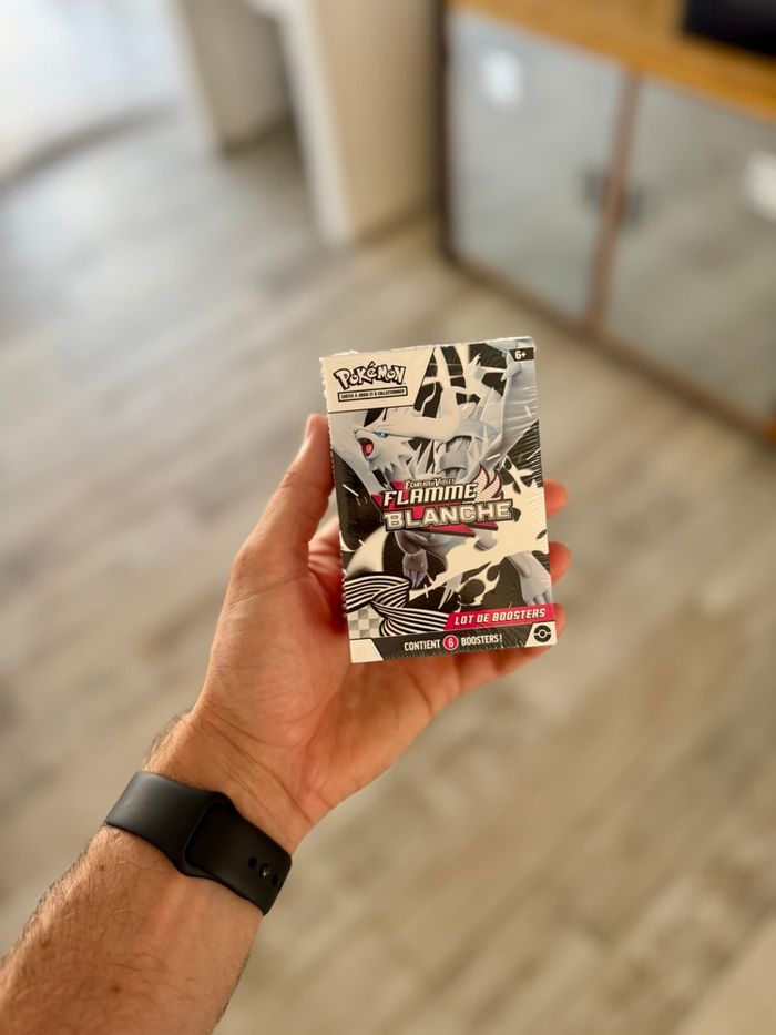 [NEUF] Lot de Bundle Pokémon EV10.5 Flamme blanche Foudre noire - photo numéro 6