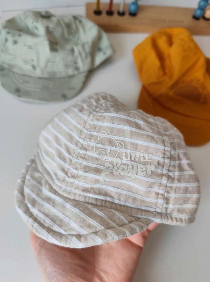 3  casquettes  garçon 6 mois  43cm - photo numéro 2
