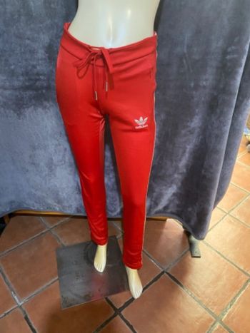 Bas de jogging Adidas rouges et argenté  taille 42