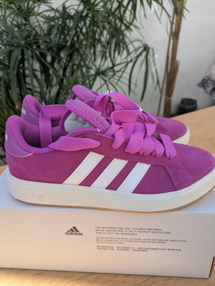 Jolie basket Adidas idée cadeau pour Noël