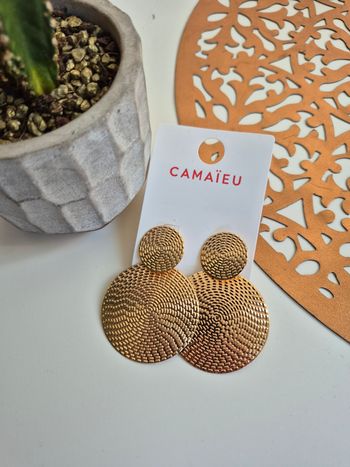 Boucles d’oreilles fantaisies dorées