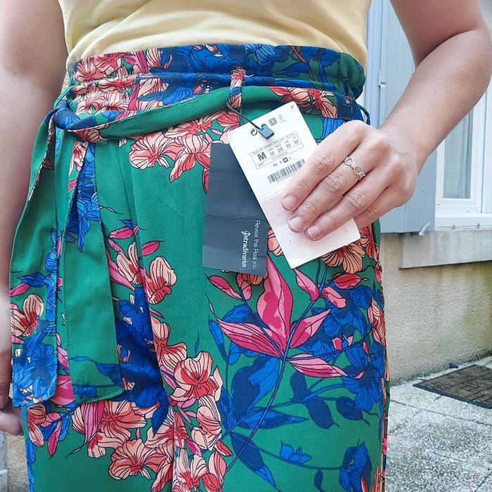 Magnifique pantalon Stradivarius 38 - photo numéro 4