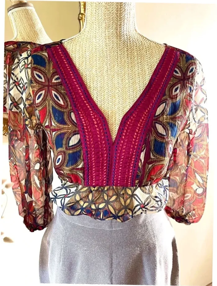 Sublime tunique léger décolleté en V motif géométrique - photo numéro 18