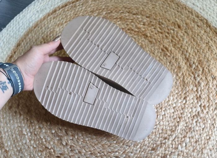 Mûles fourrées neuves - Taille 36 - photo numéro 4