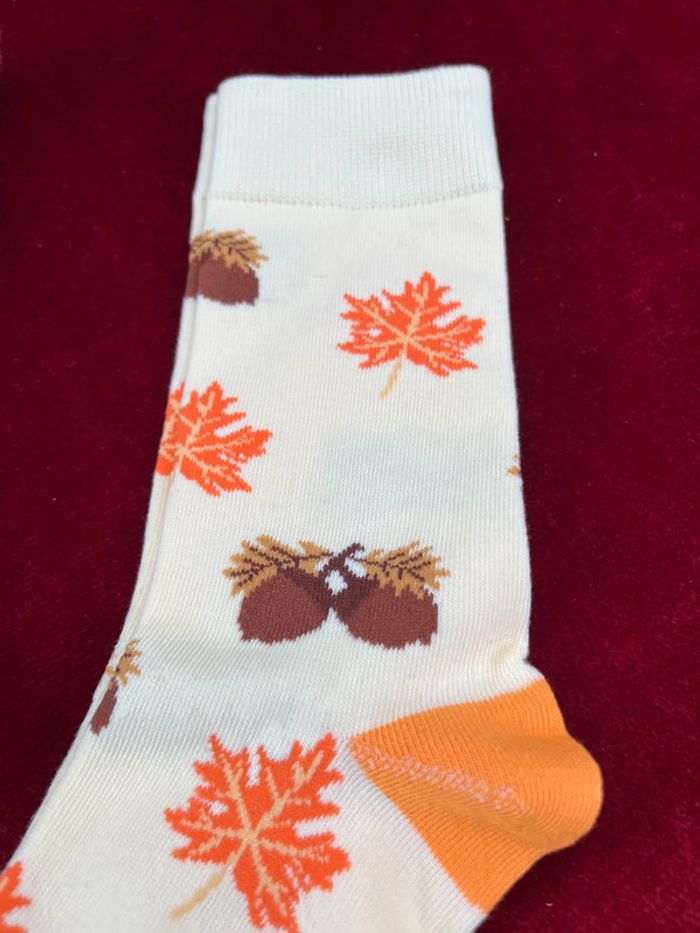 Chaussettes “Écureuil & Feuilles d’Automne” duo cosy et ludique - photo numéro 3