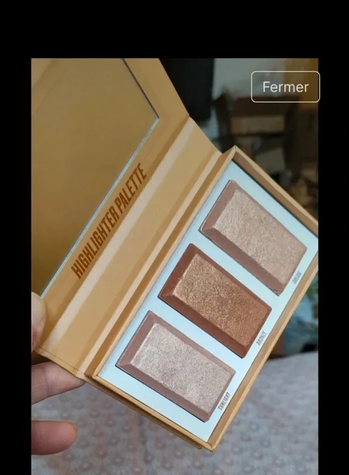 By Beauty Bay Golden Glow Highlighter Palette Teinte Golden Glow
Neuf - photo numéro 4