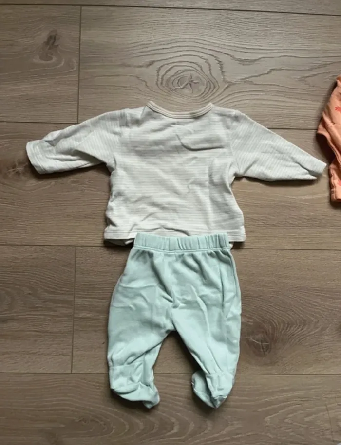 Ensembles bébé Kiabi taille 0 - photo numéro 5
