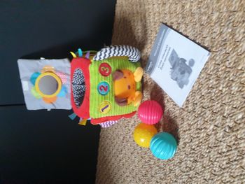 Cube intéractif d'éveil sensoriel – VTECH