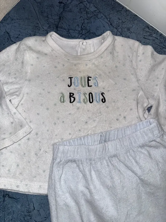 Pyjama - photo numéro 2