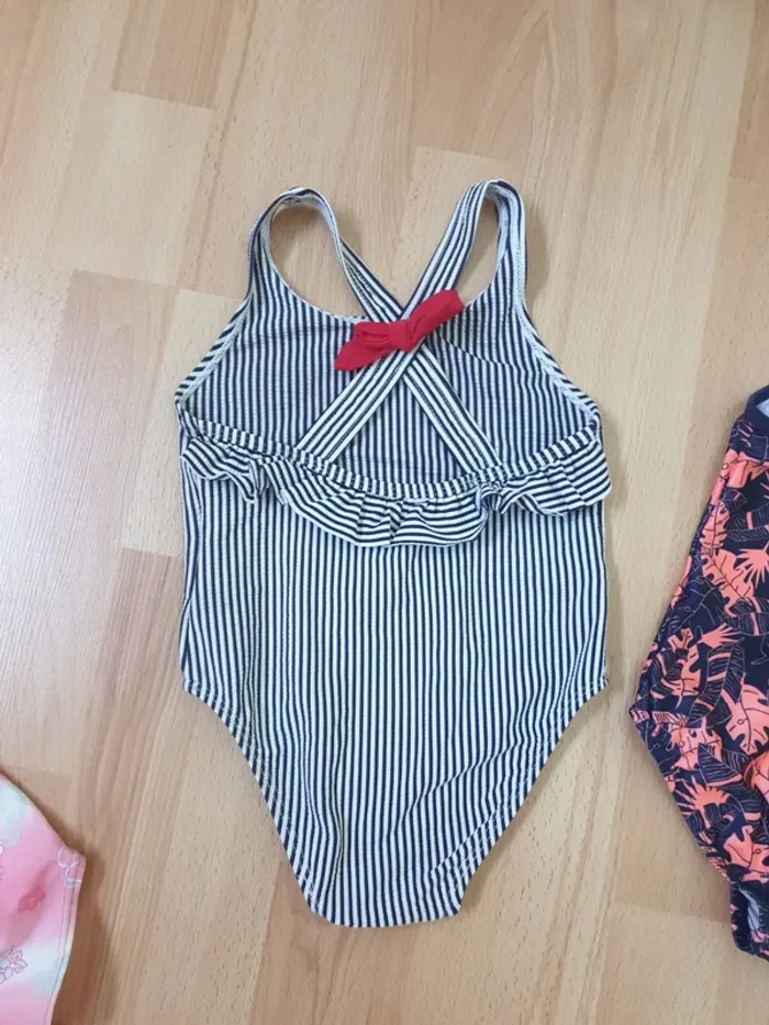 Lot 3 maillots de bain 4/5 ans - photo numéro 7