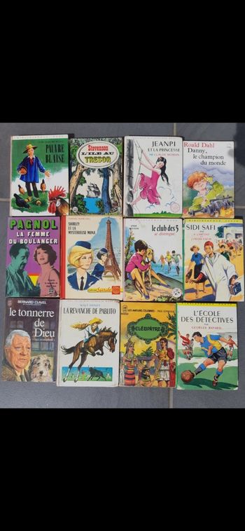 Livres, aux choix 2€ les 4