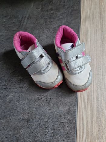 Baskets Adidas pointure 21