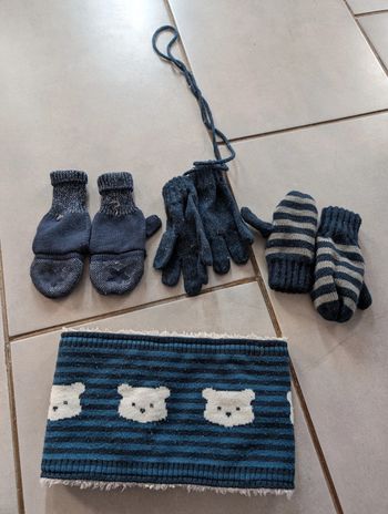 Lot gants et snood