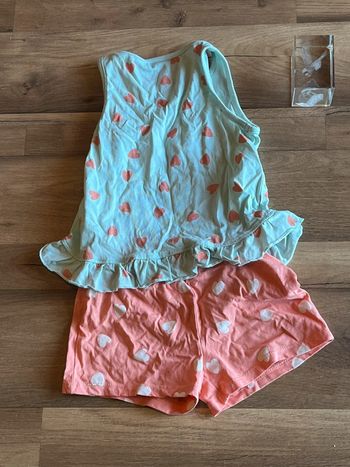Un petit ensemble débardeur et short été ou printemps fille 2/3ans très bon état