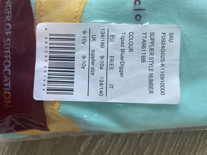 Tee-shirt de la marque Frugi modèle Dig Up a Dino taille 9-10 ans Neuf Neuf encore dans son emballage d’origine Manches longues - photo numéro 3