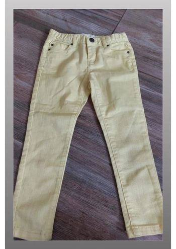 Joli jeans jaune oakidi 5 ans