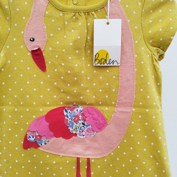 Robe d'été avec appliqué flamant - photo numéro 2
