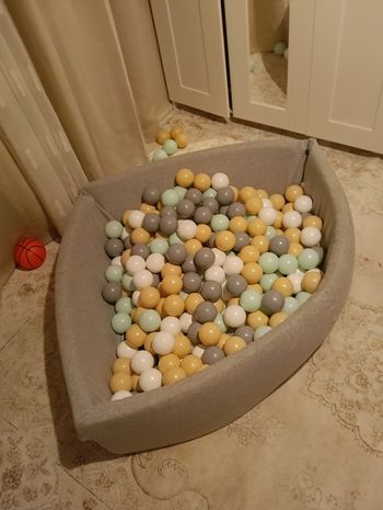 Piscine a balle d'angle