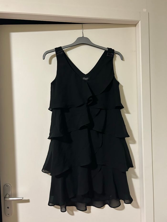 Robe noir avec froufrous - photo numéro 3