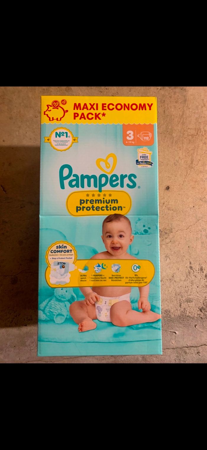 Couche Pampers Baby Dry MAXI CARTON XXL (3,4, 4+, 5+, 6,7, 8) et PREMIUM PROTECTION MAXI FORMAT (taille 3) ( je vous met en photo les prix des couches en magasins)