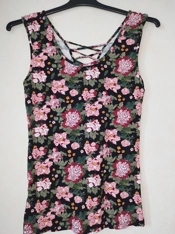 Top sans manches fleuri