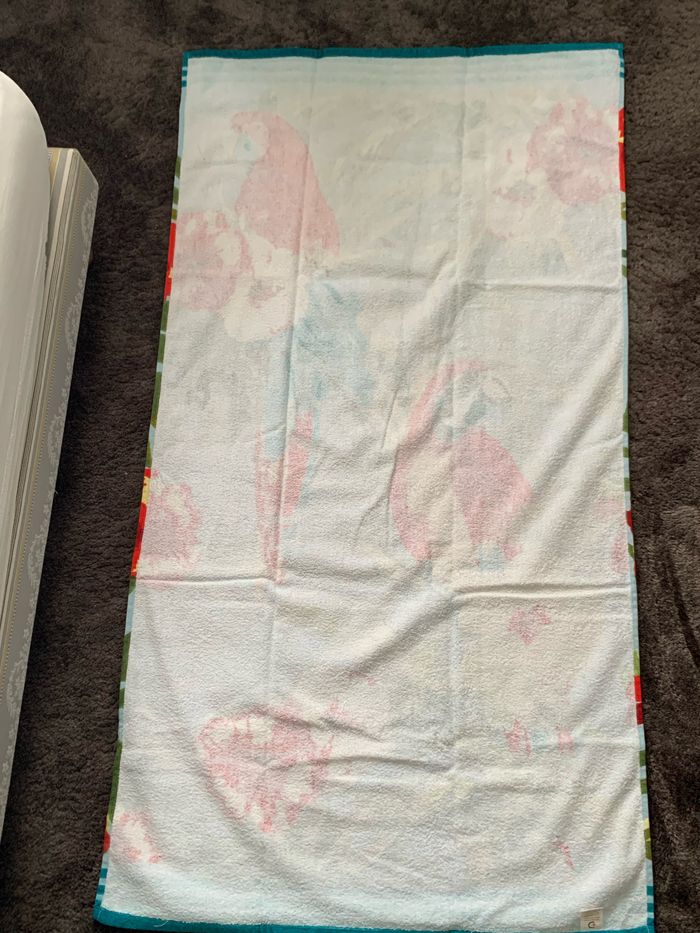 Serviette de plage neuve - photo numéro 4