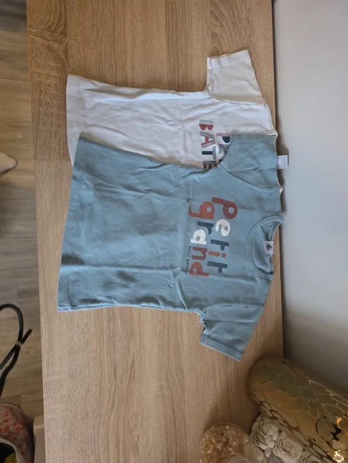 2 maillots de corps Petit Bateau 5 ans