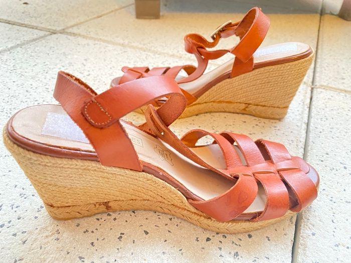 Escarpins camel à talons compensés - photo numéro 3
