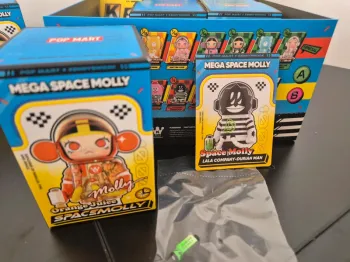 Pop mart MEGA space Molly v4 - Durian Man