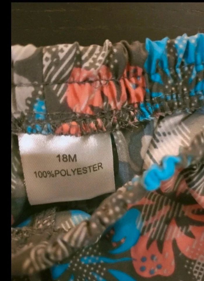 Short de plage imprimé fleurs taille 18 mois - photo numéro 3