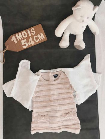 Ensemble  👣  Pull  robe  rose  dorée  kiabi  et  gilet blanc cache cœur  cocoon  1mois/54cm